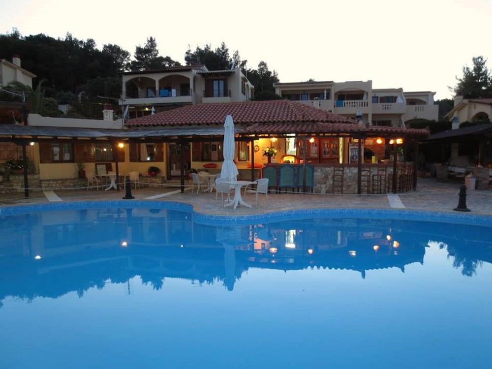 Milia Bay Hotel Apartments Dış mekan fotoğraf